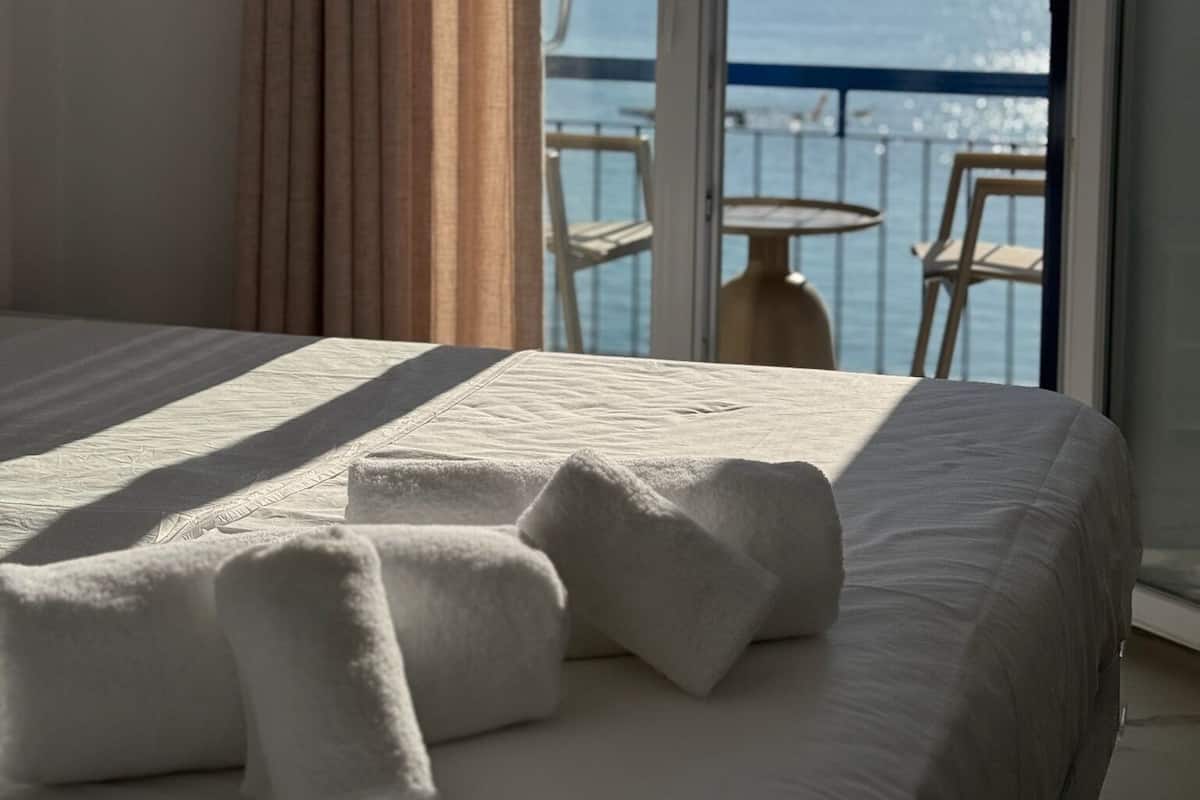 Double Room, Balcony, Sea View | Desk, free WiFi