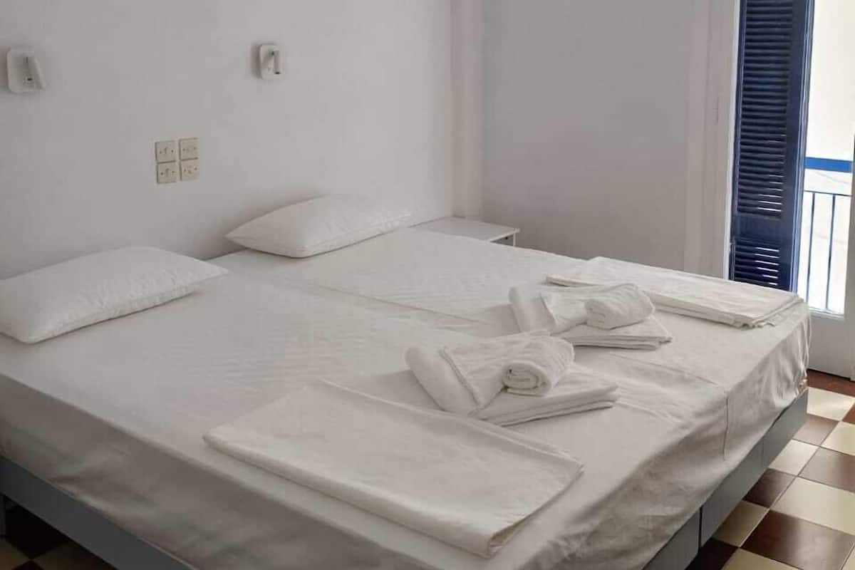 Double or Twin Room, Private Bathroom | Desk, free WiFi