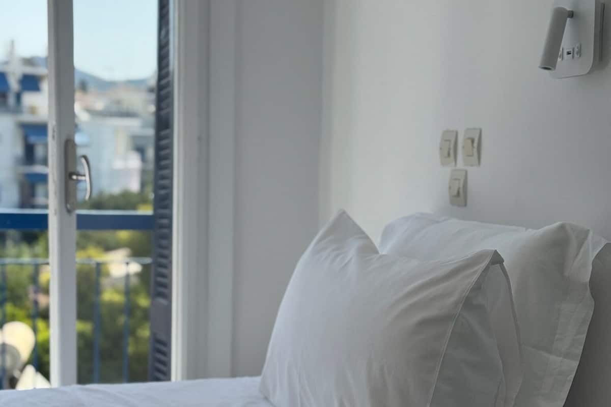 Single Room, Balcony | Desk, free WiFi