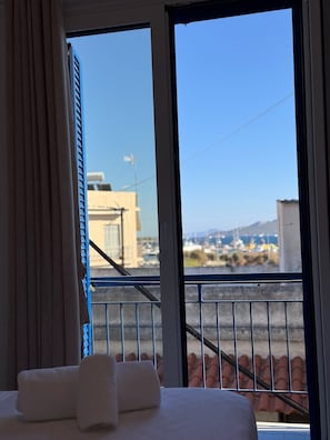 Double or Twin Room, Air conditioning, Harbor View | Desk, free WiFi