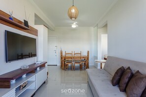 Basic Apartment | Living area