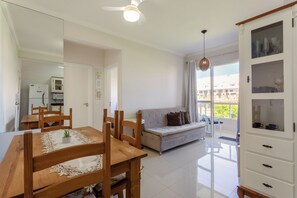 Basic Apartment | Living area