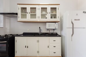 Basic Apartment | Private kitchen