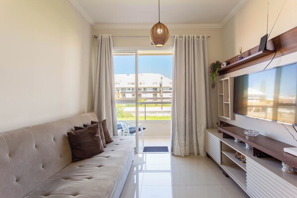 Basic Apartment | Living area