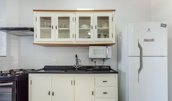 Basic Apartment | Private kitchen