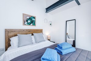 3 bedrooms, iron/ironing board, free WiFi, bed sheets