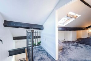 Interior - Stunning Townhouse | Terrace+ Games+ Free Parking (Manchester)