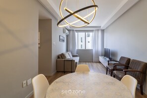 Basic Apartment | Living area