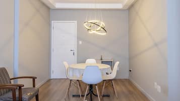 Apartemen Basic | Tempat makan