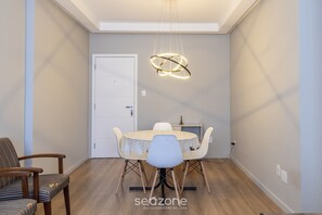 Basic Apartment | Dining