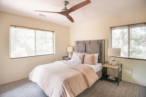 3 bedrooms, WiFi, bed sheets - Quartz & Flame: Where Style Meets Sedona Serenity (Sedona)