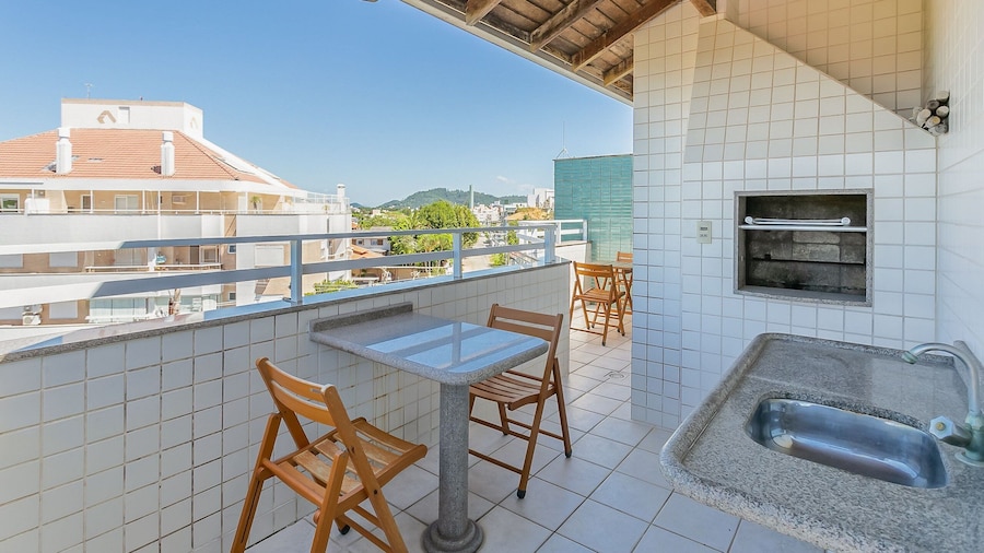 Cozy Two-story House Just 120m From the Beach! EDE