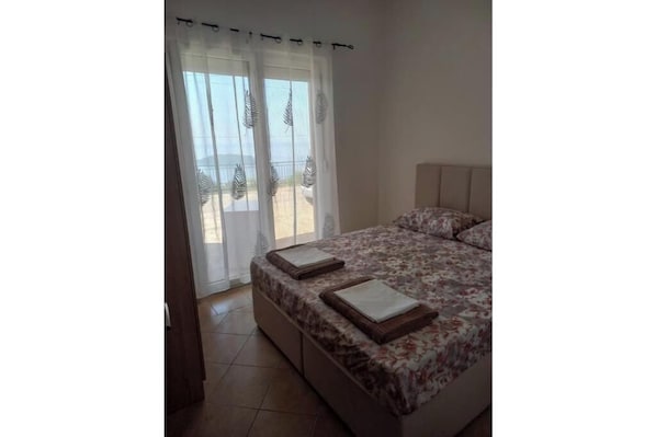 1 bedroom, iron/ironing board, WiFi