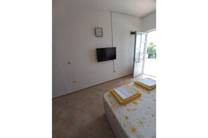 1 bedroom, iron/ironing board, WiFi