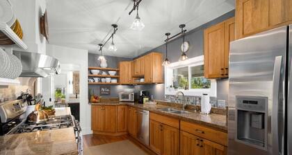 White Moon Ranch with Panorama River Views