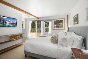 4 chambres, bureau, fer et planche à repasser, lit parapluie