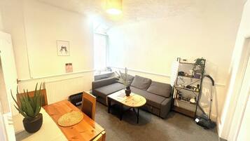 Shared Dormitory, 1 Bedroom | Living room