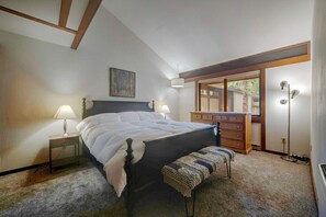 2 Schlafzimmer, Schreibtisch, Bügeleisen/Bügelbrett, kostenloses WLAN