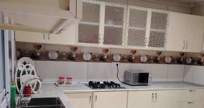 Lovely sunny f3 apartment with parking garage.