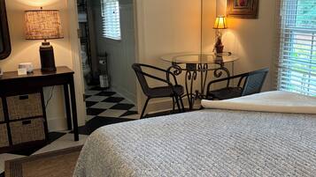 1 chambre, fer et planche Ă repasser, Wi-Fi gratuit, draps fournis