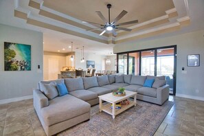Smart TV - Hot Tub, Peaceful Waterfront 🌴Pool🌴Near Beach (Port Charlotte)
