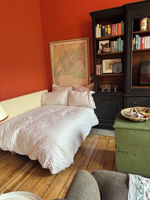 1 quarto, Wi-Fi de cortesia, roupa de cama