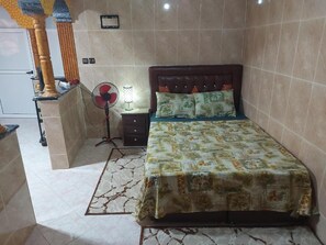 WiFi, bed sheets
