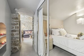 1 bedroom, desk, iron/ironing board, travel cot