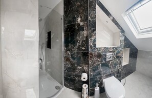 Unclassified image, 3 of 9, button - West Kensington Studio | King Bed | 5 Min to Tube (London)