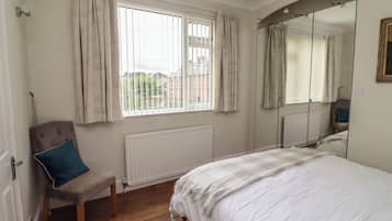 2 bedrooms, individually decorated, individually furnished, free WiFi