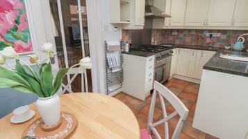 Dishwasher, cookware/dishes/utensils