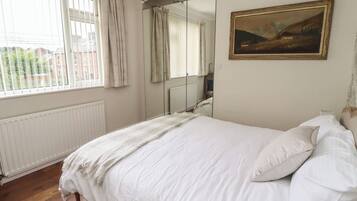 2 bedrooms, individually decorated, individually furnished, free WiFi