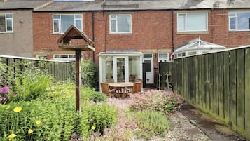 Cottage | Outdoor dining