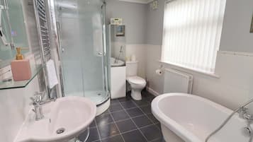 Cottage | Bathroom | Shower