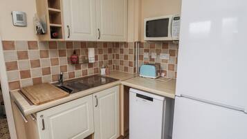 Dishwasher, cookware/dishes/utensils