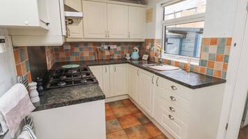 Dishwasher, cookware/dishes/utensils