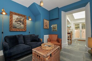 Cottage | Living area