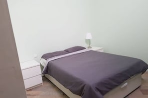 2 chambres, fer et planche à repasser, accès Internet, draps fournis