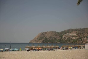 Beach - Comeback  A Un Suspiro del Mar (Almuñécar)