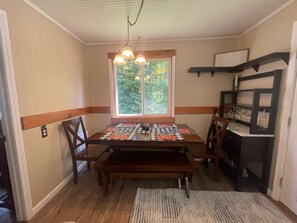 Dining - Views, Vibes & Vacation Time-2 BR Lakeview Stay in McMillan Sleeps 10 (McMillan)
