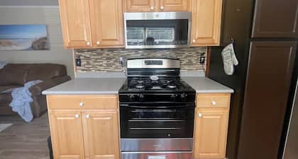 Views, Vibes & Vacation Time-2 BR Lakeview Stay in McMillan Sleeps 10