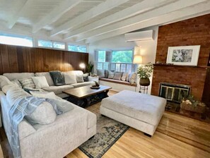 Family House, Private Bathroom | Living area