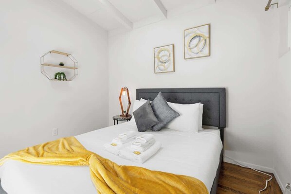 Iron/ironing board, WiFi, bed sheets