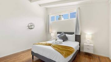 2 dormitorios, tabla de planchar con plancha, wifi y ropa de cama