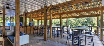 Sleeps 5 on the River, Close to DT