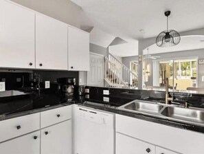 Horno y lavavajillas 