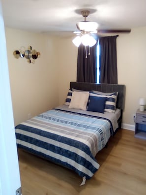 3 chambres, fer et planche à repasser, Wi-Fi, draps fournis