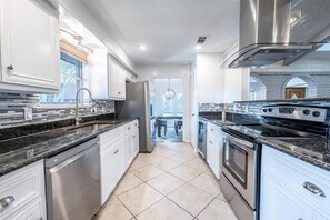 Fridge, microwave, stovetop, dishwasher