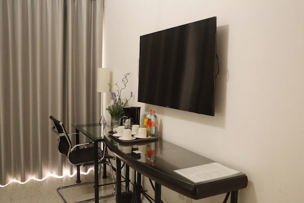 In-room safe, laptop workspace, blackout drapes, free WiFi