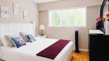 3 habitaciones, escritorio, wifi gratis y ropa de cama
